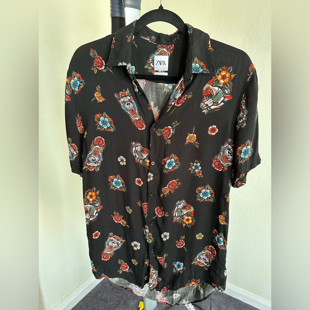 Zara Men's Black Shirt with Colorful Floral and Tiger Print